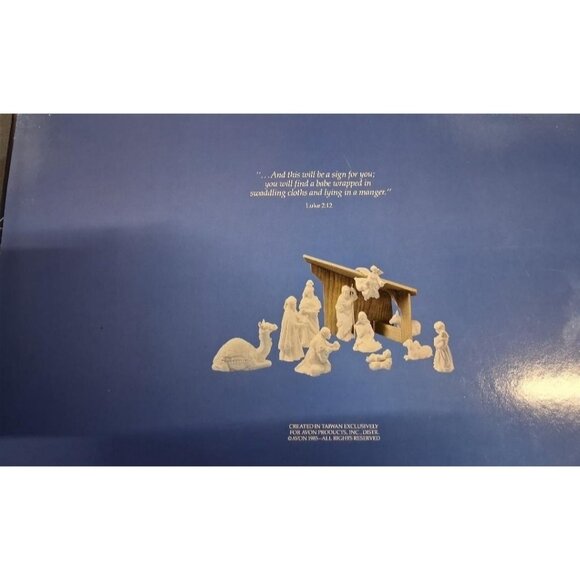 Avon Nativity Collectibles 1985 Wooden Stable With Angel Figurine For Christmas - Picture 6 of 8